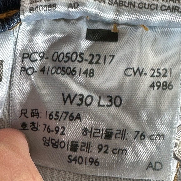 Levi - Mens 505
Regular Fit Stretch Jeans
Fremont Drop Shot, Medium
Wash - 30x30 - Picture 8 of 8